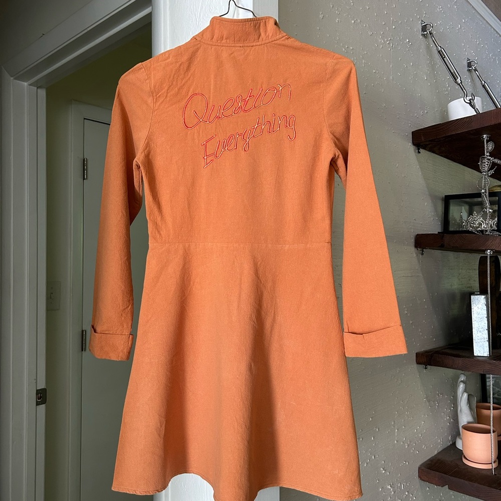 UFT Lenni the Label Question Everything retro dress - Picture 10 of 11